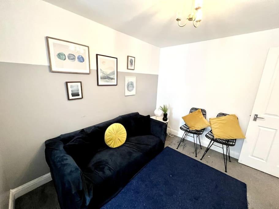 Modern 2 Bed Close To Mall With Parking & Garden Londra Exterior foto